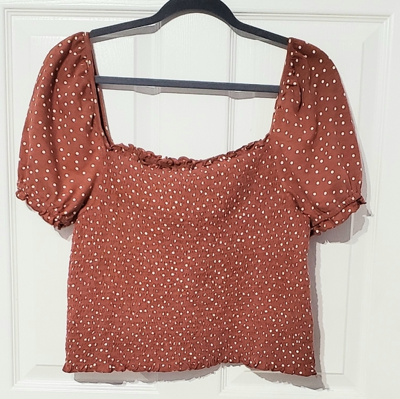 american eagle polka dot top